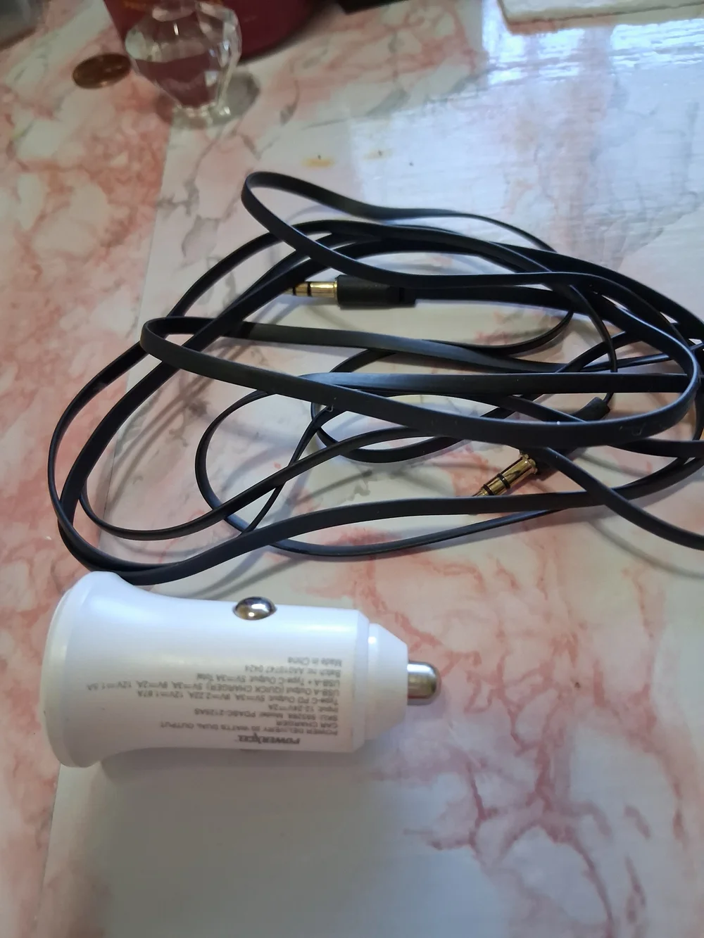 Source Unknown White Car USB Charger with Black 3.5mm Aux Cable